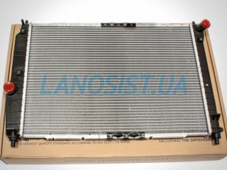 Радиатор Авео 1.6 (основной, МКПП) Nissens 61645